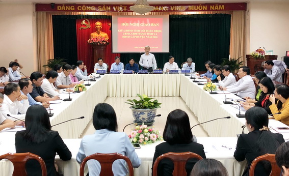 Đồng chí Nguyễn Phú cường chủ trì buổi họp