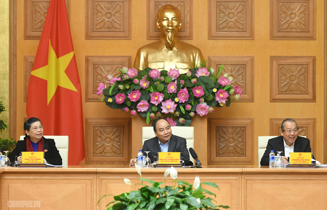 Thủ tướng Nguyễn Xuân Phúc chủ trì phiên họp. Ảnh: Quang Hiếu/VGP.
