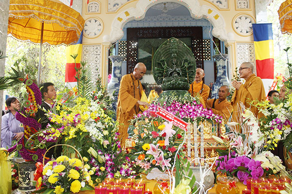 Lễ hội Quán Thế Âm tổ chức ở Quan âm tu viện (xã Hóa An, TP.Biên Hòa)