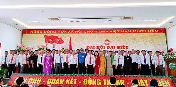 Ủy ban MTTQ Việt Nam huyện khóa mới (nhiệm kỳ 2019 - 2024) ra mắt đại hội