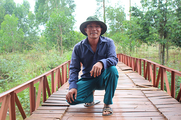 Cầu dân sinh bắt qua suối Dưng do ông Nguyễn Hoàng Thông (ngụ ấp 4, xã Thanh Sơn, huyện Định Quán) xây dựng