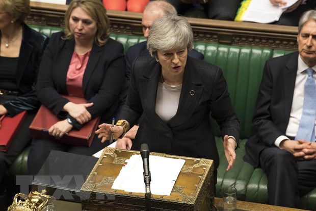 Thủ tướng Theresa May trả lời các câu hỏi chất vấn tại phiên họp Quốc hội ở London, Anh ngày 6-3. (Nguồn: THX/TTXVN)