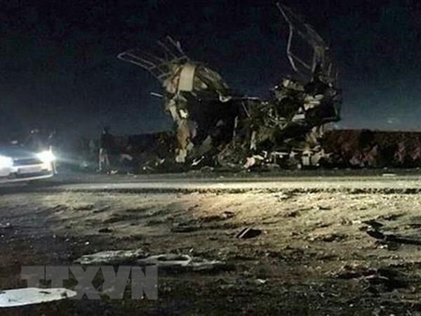 Hiện trường vụ tấn công liều chết tại Sistan-Baluchistan, Iran, ngày 13-2. (Nguồn: AFP/TTXVN)