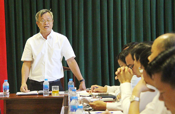 Bí thư Huyện ủy huyện Long Thành Cao Tiến Dũng chia sẻ ý kiến tại buổi giám sát. 