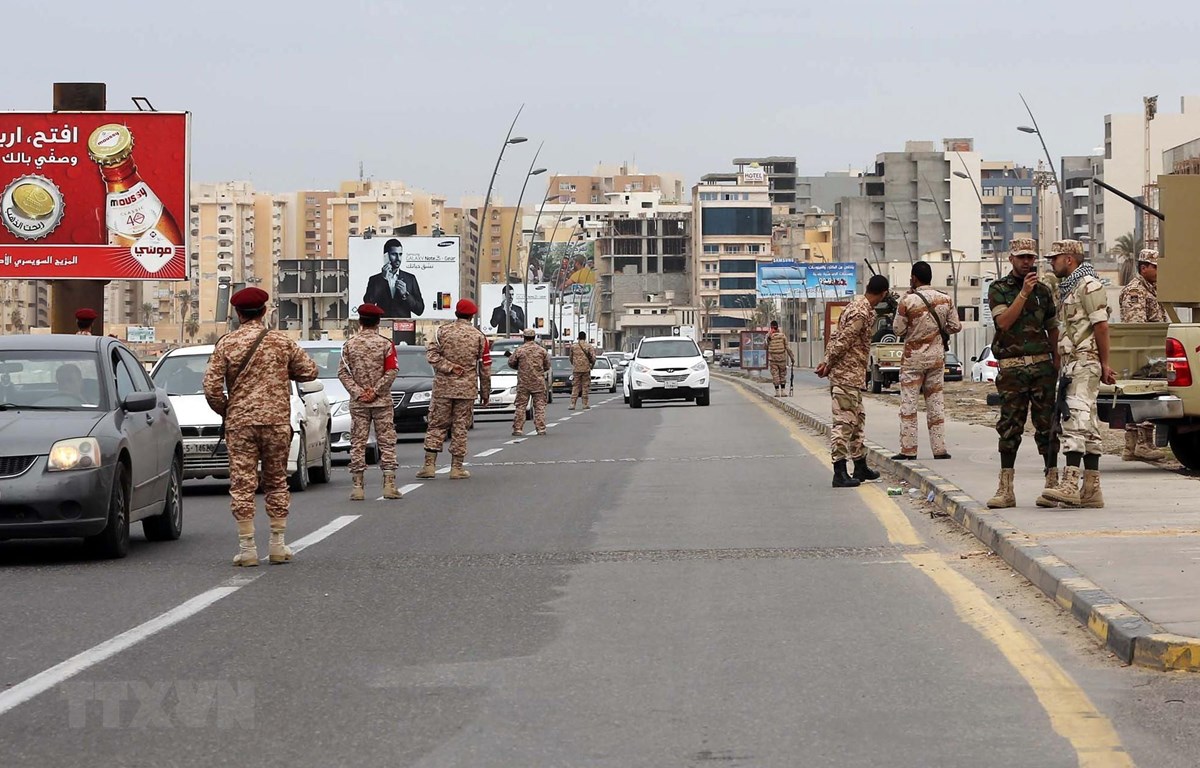 Binh sỹ Libya được triển khai tại thủ đô Tripoli. (Ảnh: AFP/TTXVN)