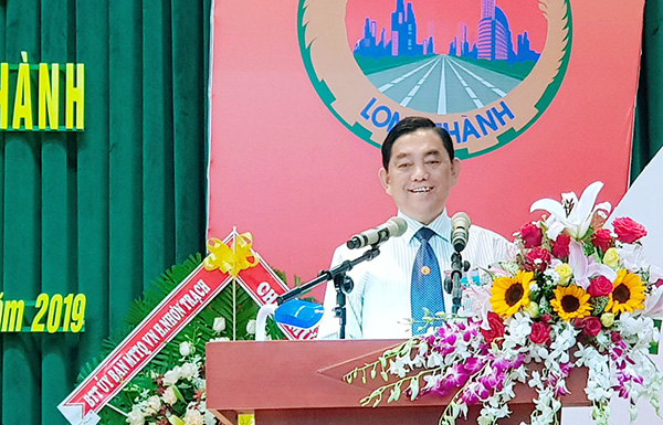  Chủ tịch Ủy ban MTTQ tỉnh Huỳnh Văn Tới phát biểu tại đại hội.
