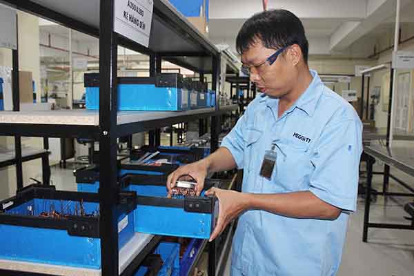 Sản xuất thiết bị máy bay tại Công ty TNHH Meggitt Việt Nam ở Khu công nghiệp Biên Hòa 2 (TP.Biên Hòa). Ảnh: H.GIANG