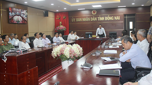 Phó chủ tịch UBND tỉnh Võ Văn Chánh chủ trì tại điểm cầu tỉnh Đồng Nai tại hội nghị trực tuyến về công tác phòng, chống dịch tả heo châu Phi trong tình hình mới. 