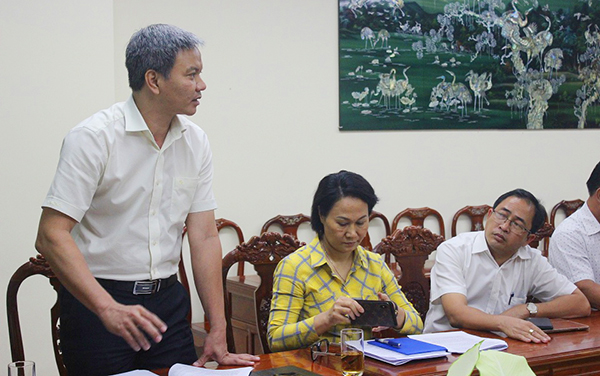 Phó giám đốc Sở Giao thông vận tại Từ Nam Thành đóng góp ý kiến về dự án.