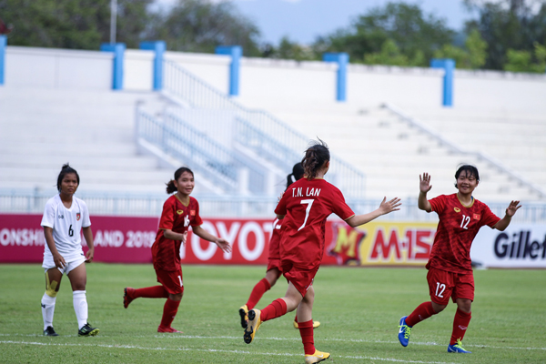 Niềm vui chiến thắng của U.15 nữ Việt Nam