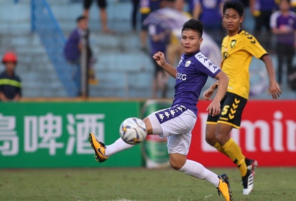 CLB Hà Nội (áo xanh) giành quyền đi tiếp ở AFC Cup