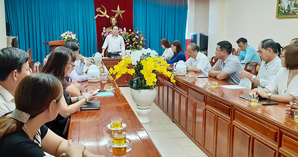 Ông Lê văn Lộc, Phó giám đốc Sở Công thương, chủ trì cuộc họp. 