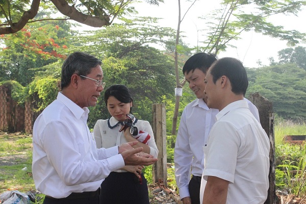 hó chủ tịch UBND tỉnh Nguyễn Quốc Hùng kiểm tra khu đất công tại phường Tam Hiệp  (TP.Biên Hòa).