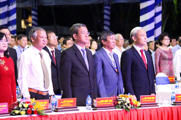 Các đồng chí lãnh đạo tỉnh tham dự buổi lễ