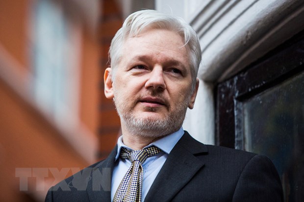 Nhà sáng lập trang mạng WikiLeaks, ông Julian Assange trong cuộc họp báo tại sứ quán Ecuador ở London (Anh) ngày 6-12-2019. (Nguồn: AFP/TTXVN)