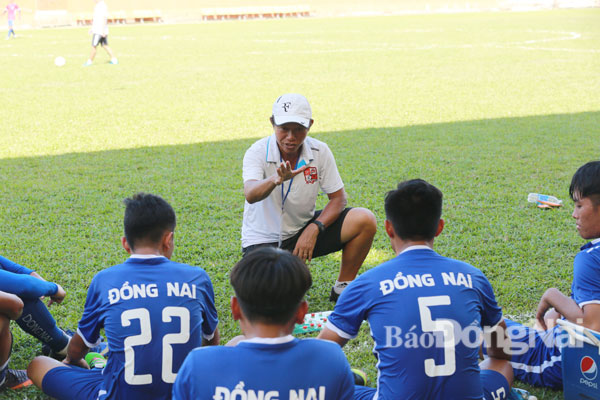 Thầy trò HLV Bùi Hữu Thái Sơn nhiều khả năng có chiến thắng ở lượt trận thứ 6.