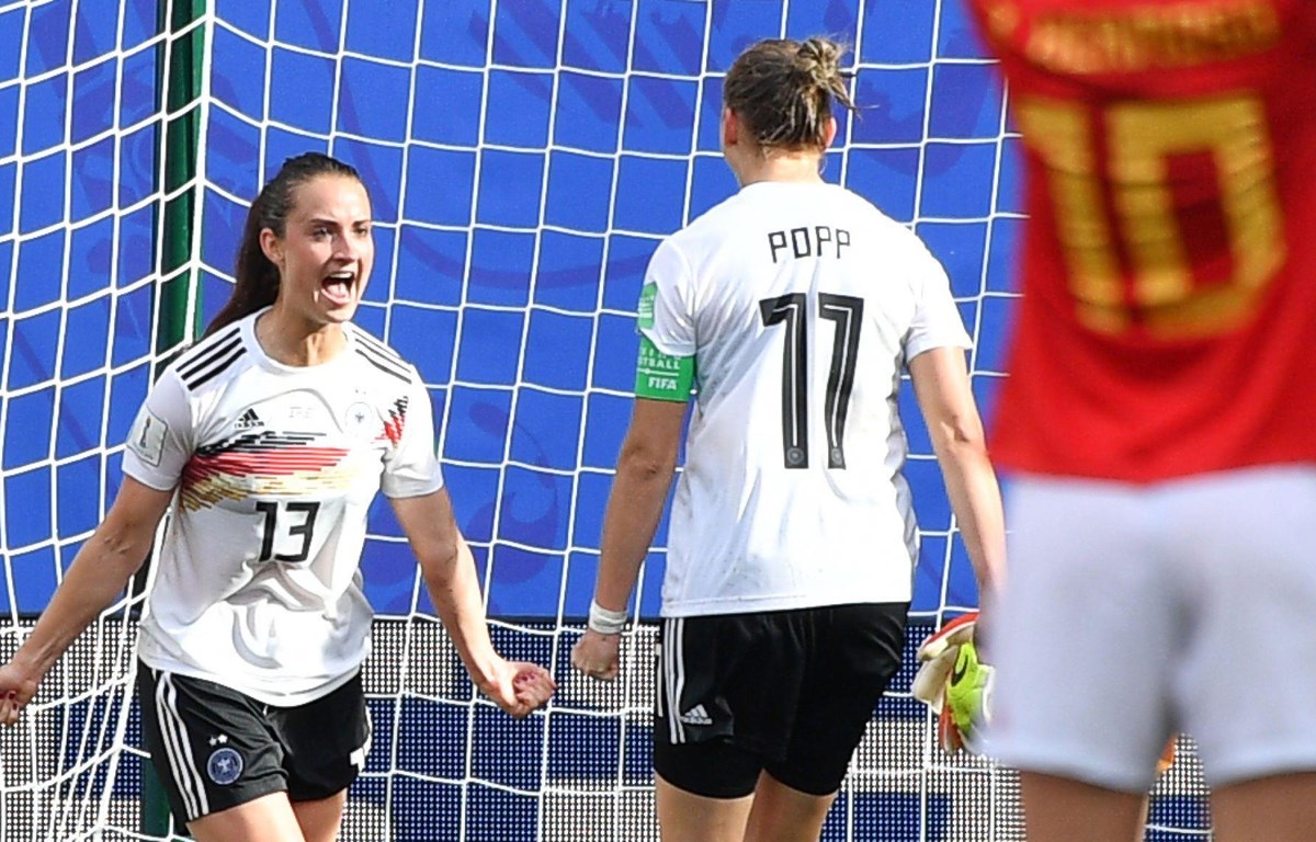 Sara Daebritz (số 13) ghi bàn mang chiến thắng về cho Đức. (Nguồn: Getty Images)