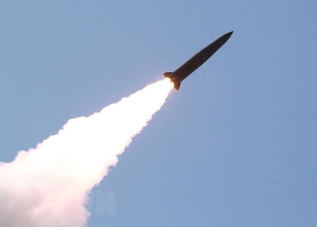 Một loại rocket được phóng thử trong cuộc diễn tập của Quân đội Nhân dân Triều Tiên ở miền Tây nước này. (Ảnh: AFP/TTXVN)