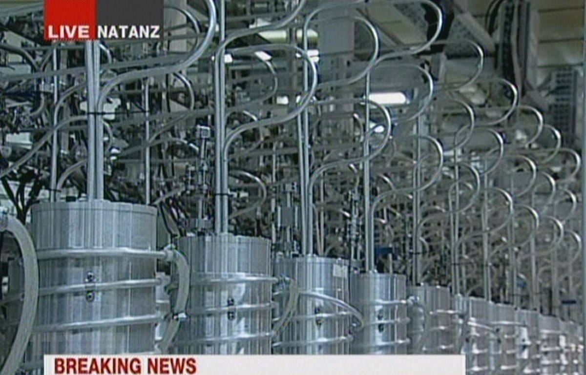 Các máy li tâm tại nhà máy hạt nhân Nantanz của Iran năm 2012. (Ảnh: AFP/TTXVN)