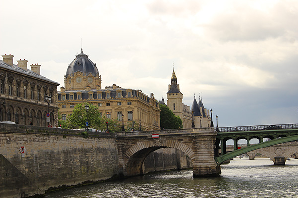 Một góc của dòng sông Seine êm đềm