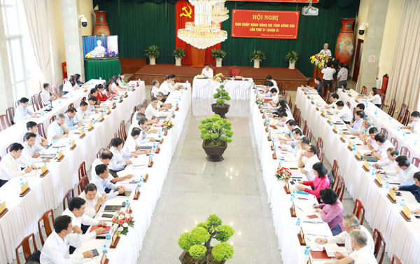 Quang cảnh hội nghị Ban Chấp hành Đảng bộ tỉnh lần thứ 17 khóa X (nhiệm kỳ 2015-2020)