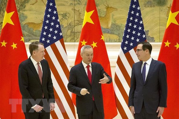 Đại diện Thương mại Mỹ Robert Lighthizer, Phó Thủ tướng Trung Quốc Lưu Hạc và Bộ trưởng Tài chính Steven Mnuchin tại vòng đàm phán thương mại ở Bắc Kinh (Trung Quốc) ngày 14-2-2019. (Ảnh: AFP/TTXVN)