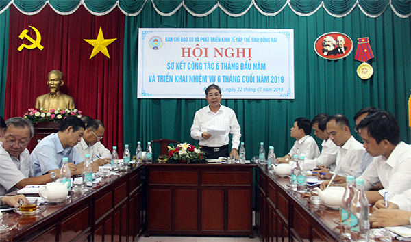 Phó chủ tịch UBND tỉnh Nguyễn Quốc Hùng phát biểu chỉ đạo tại hội nghị. 