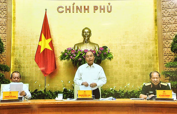 Thủ tướng Nguyễn Xuân Phúc phát biểu chỉ đạo tại hội nghị trực tuyến.