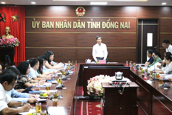 Thứ trưởng Bộ Tư pháp Nguyễn Khánh Ngọc phát biểu tại buổi làm việc