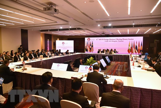 Quang cảnh phiên họp toàn thể của các Bộ trưởng Ngoại giao ASEAN. (Ảnh: TTXVN phát.)