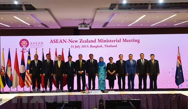  Các Bộ trưởng Ngoại giao ASEAN-New Zealand chụp ảnh chung. (Ảnh: Hữu Kiên/TTXVN)