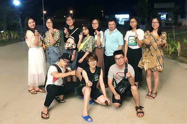 Các tác giả tham gia Trại sáng tác văn học nghệ thuật trẻ tại tỉnh Ninh Thuận tháng 7-2019