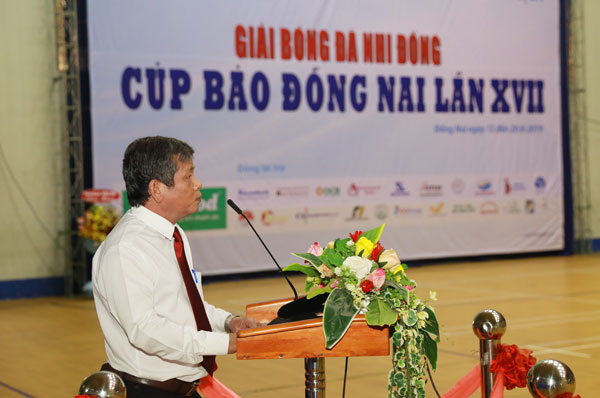 Tổng biên tập Báo Đồng Nai, Trưởng Ban tổ chức giải Nguyễn Tôn Hoàn phát biểu khai mạc giải