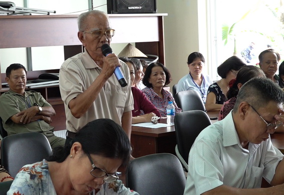 Cử tri phường Hiệp Hòa đóng góp ý kiến kiến nghị tại buổi tiếp xúc với Bí thư tỉnh ủy Nguyễn Phú Cường