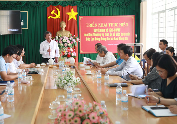 Chủ tịch Hội Nhà báo tỉnh, Tổng biên tập Báo Đồng Nai Nguyễn Tôn Hoàn phát biểu tại buổi lễ.