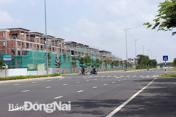 Dự án Đông Sài Gòn nằm gần trung tâm huyện Nhơn Trạch là nơi được nhiều nhà đầu tư mua đi bán lại. Ảnh: H.GIANG