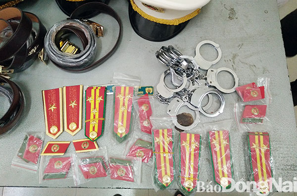 Điều tra một đối tượng nghi giả danh công an