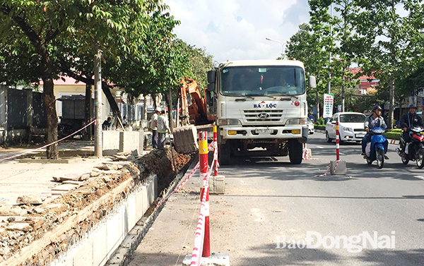 Đơn vị thi công lắp đặt hệ thống cống hộp thoát nước trên đường Đồng Khởi, phường Tân Hiệp.