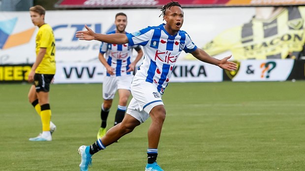 Chidera Ejuke lập cú đúp cho SC Heerenveen. (Nguồn: tellerreport)