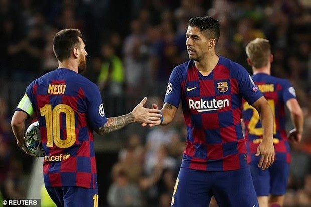  Messi và Suarez giúp Barcelona ngược dòng thành công.
