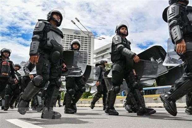 Cảnh sát Indonesia được triển khai tại thủ đô Jakarta. (Nguồn: AFP/TTXVN)