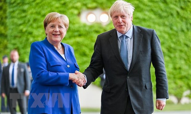 Thủ tướng Đức Angela Merkel (trái) và Thủ tướng Anh Boris Johnson trong cuộc gặp tại Berlin ngày 21/8/2019. (Ảnh: THX/ TTXVN)