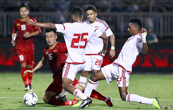 Các cầu thủ U.22 Việt Nam trong trận hòa 1-1 với UAE tối 13-10