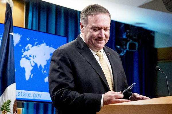 Ngoại trưởng Mỹ Mike Pompeo trong một cuộc họp báo của Bộ Ngoại giao Mỹ ở Washington ngày 18-11. Ảnh: AP