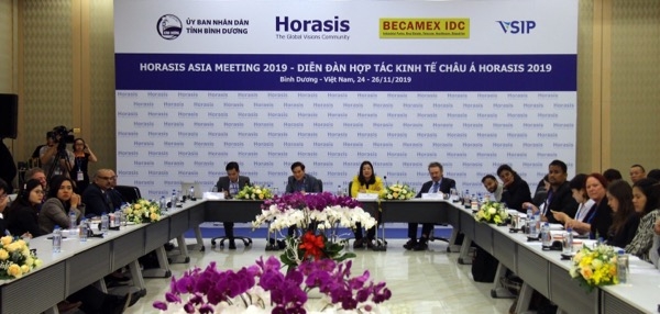 Một phiên thảo luận với chủ đề Kinh tế chia sẻ ở châu Á tại Diễn đàn hợp tác kinh tế châu Á - Horasis 2019.