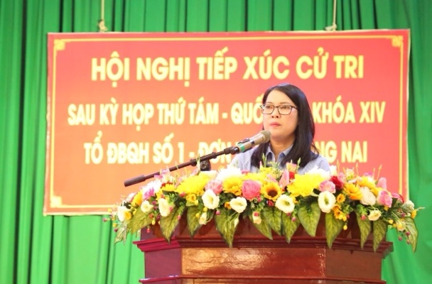 Đại biểu Quốc hội Nguyễn Thị Như Ý báo cáo với cử tri về kết quả của kỳ họp thứ 8
