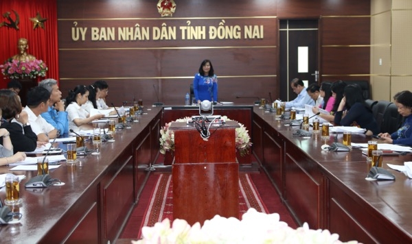 Phó chủ tịch UBND, Trưởng Ban chỉ đạo phát triển đối tượng tham gia bảo hiểm xã hội (BHXH), bảo hiểm y tế (BHYT) và bảo hiểm thất nghiệp (BHTN) Nguyễn Hòa Hiệp phát biểu chỉ đạo tại cuộc họp sáng ngày 2-12.