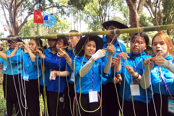 Cán bộ, hội viên thanh niên tham gia rèn luyện kỹ năng tại Trại rèn luyện Hào khí Đồng Nai. Ảnh: N.Sơn