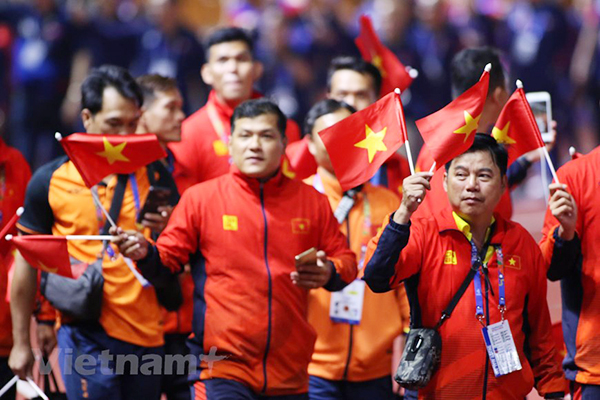 Đoàn Thể thao Việt Nam diễu hành tại lễ bế mạc SEA Games 30