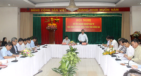 Phó chủ tịch UBND tỉnh Nguyễn Quốc Hùng phát biểu